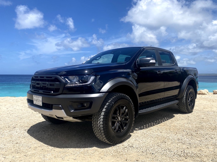 Nieuwe Ford Raptor met automaat te huur bij pickup huren bonaire