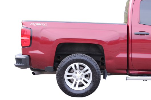 Vooraanzicht van Chevrolet Silverado, luxe pickup met geavanceerde technologie en achteruitrijcamera.